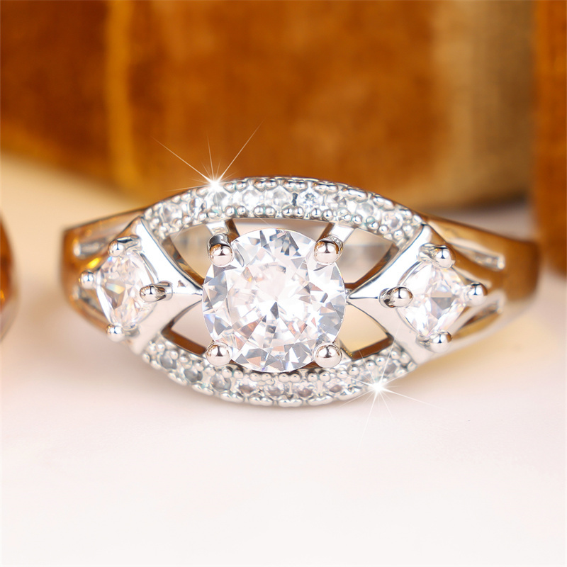 Silvery Round Design Zirconia Ring, Unisex Vintage